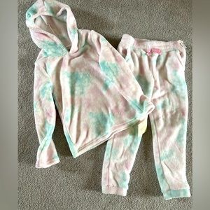 NWT Cynthia Rowley Girls Fleece Set. Size S/5-6.